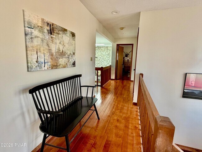 Building Photo - 811 Paddock Ct