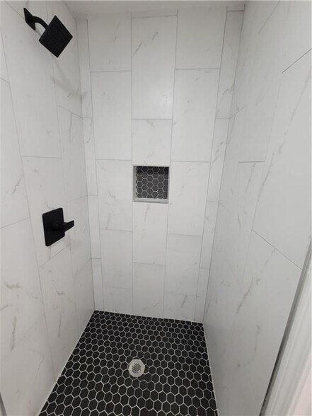 Building Photo - 655 Alcovy Woods Dr