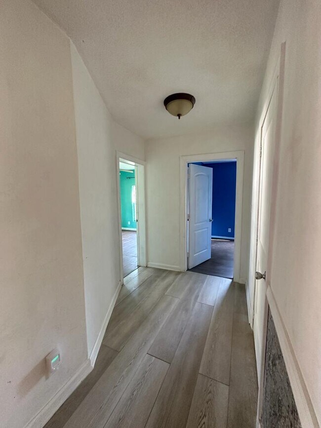 Building Photo - 16590 Gaskin St