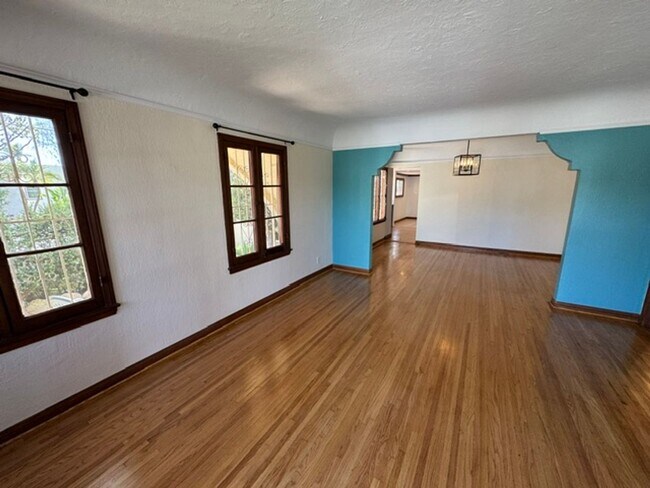 Building Photo - 2501 Eucalyptus Ave