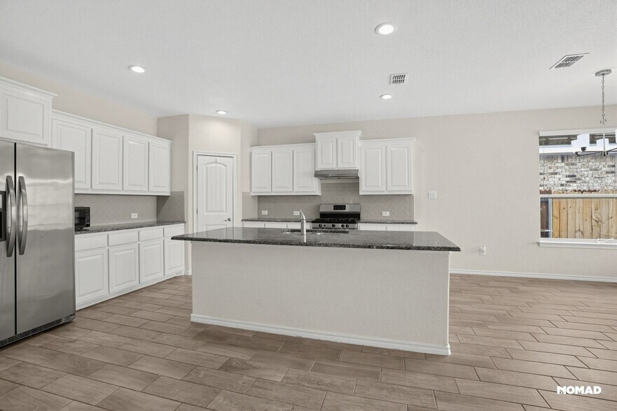 Building Photo - 10313 Burtrum Dr