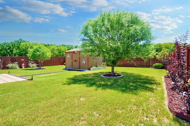 Building Photo - Charming 3BR/2BA Contemporary Home with Lu...