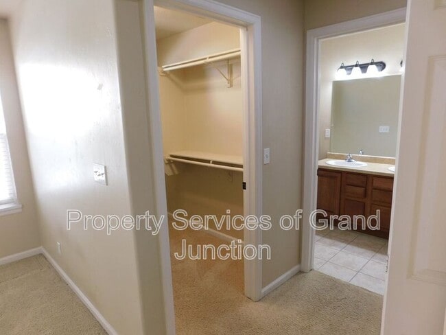 Building Photo - 1105 Alexander Ct