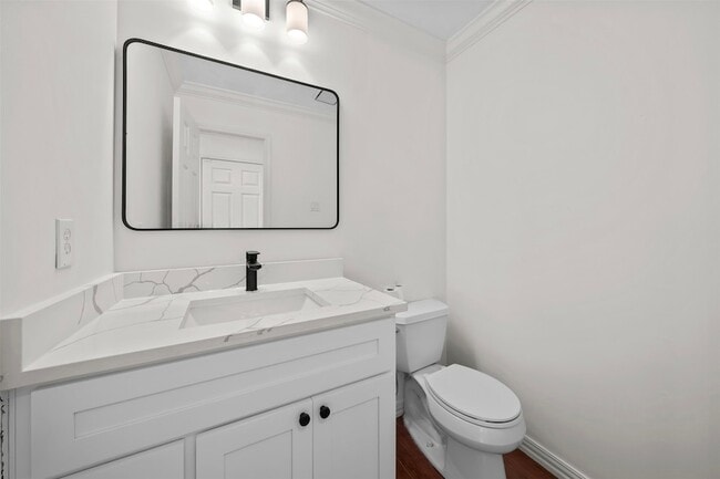 Building Photo - 4709 Thorntree Dr