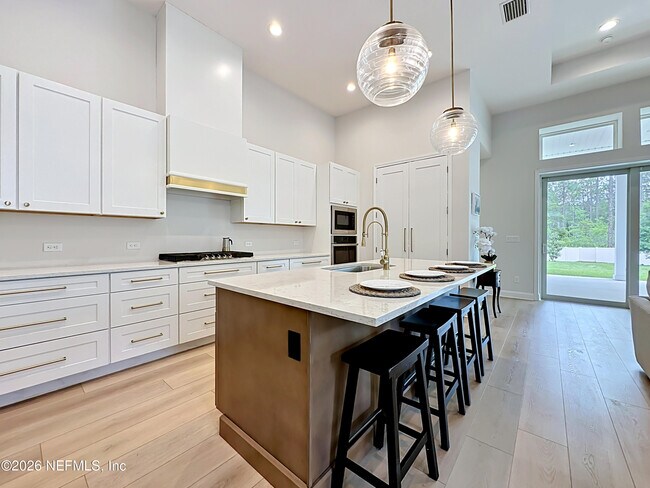 Building Photo - 736 Navigators Rd