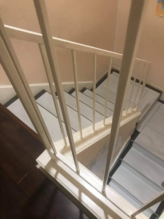 Building Photo - 9350 Country Creek St