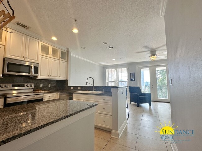 Building Photo - Beautiful Partially Furnished Condo in Downtown Fort Walton Beach!