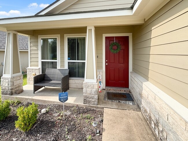 Building Photo - 2211 Bellmont