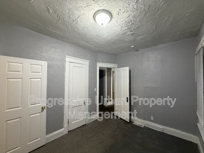 Building Photo - 10602 Earle Ave