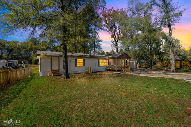 Building Photo - Country LIving!!