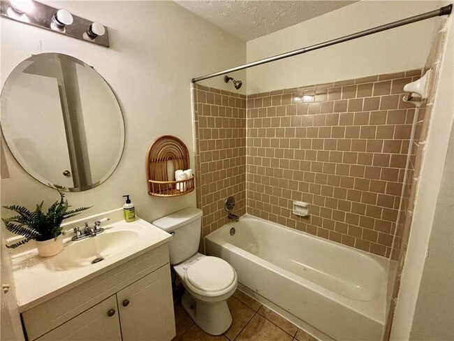 Building Photo - 464 Prince of Wales