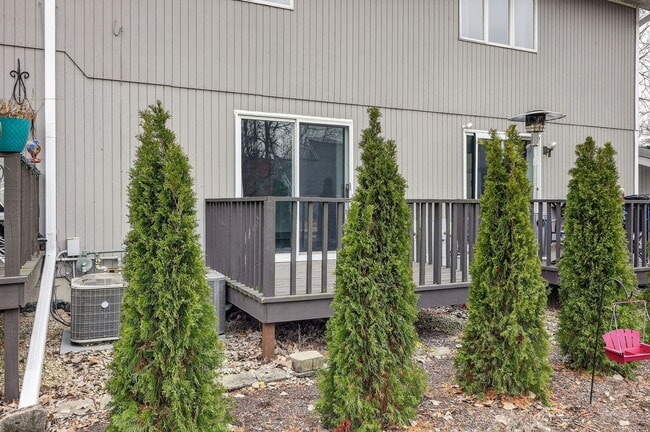 Building Photo - 14816 S Penn Rd