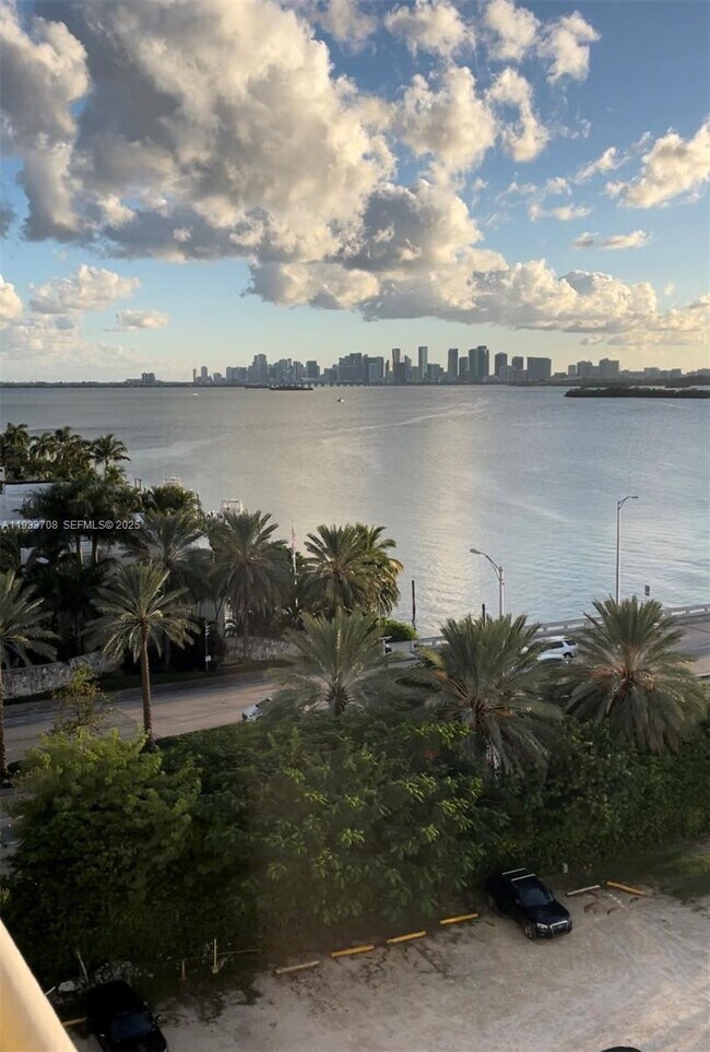 Building Photo - 7904 West Dr