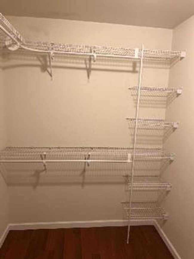 Building Photo - 3 Bed 2.5 bath Townhome