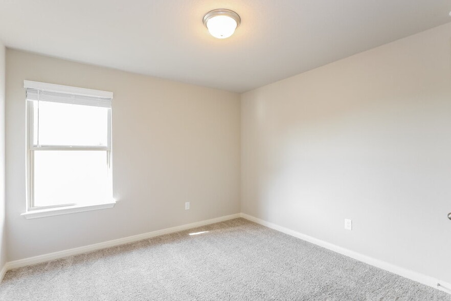 Building Photo - 1417 Arcadian Lily