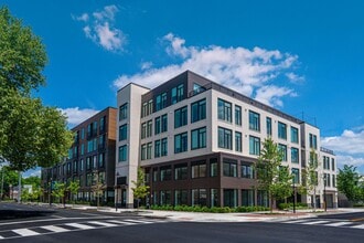 Building Photo - 701 N Henry St