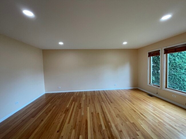 Building Photo - 450 Foxford Dr