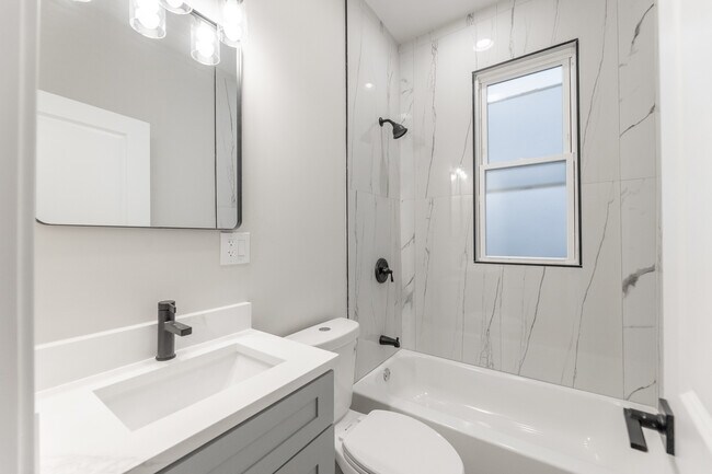 Building Photo - 2512 W 69th St