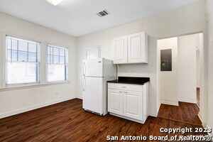 Building Photo - 255 Natalen Ave