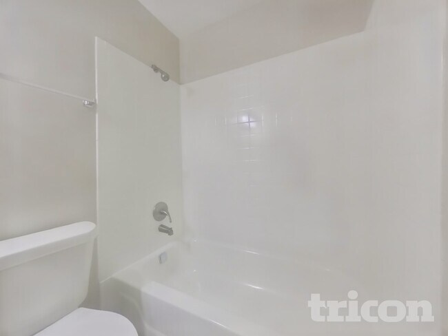 Building Photo - 1820 Crestwood Dr NW