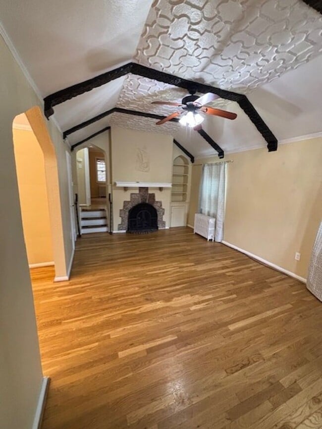 Building Photo - Beautiful Home for Rent