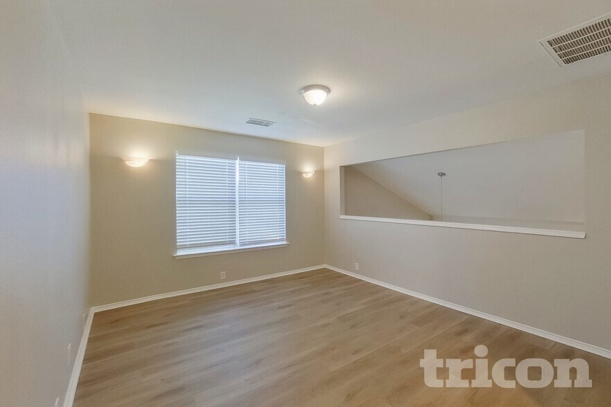 Building Photo - 206 Bison Meadow Dr