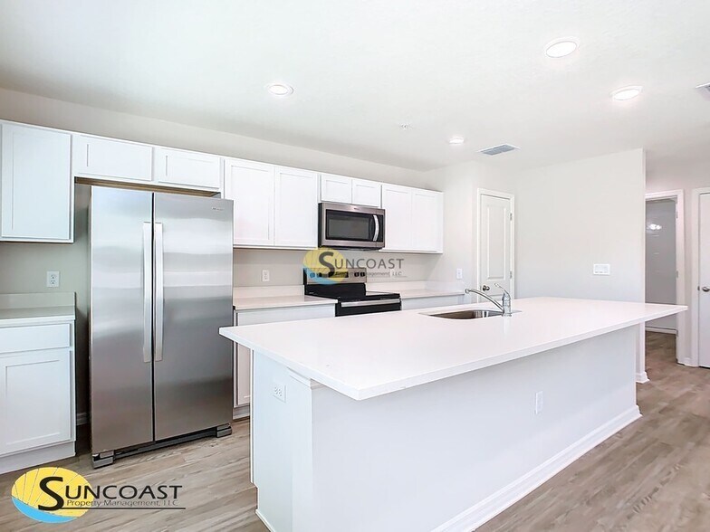 Building Photo - 3821 SW 43rd Ct