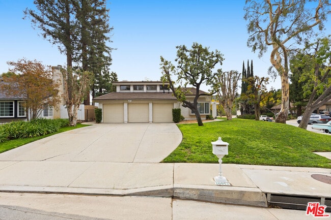 Building Photo - 26952 Garret Dr