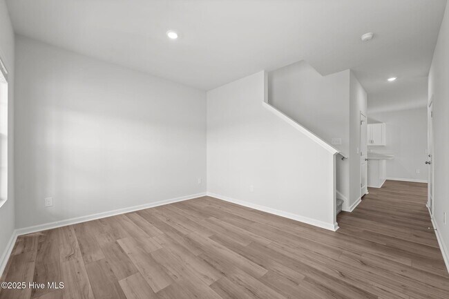 Building Photo - 186 Citadel Dr