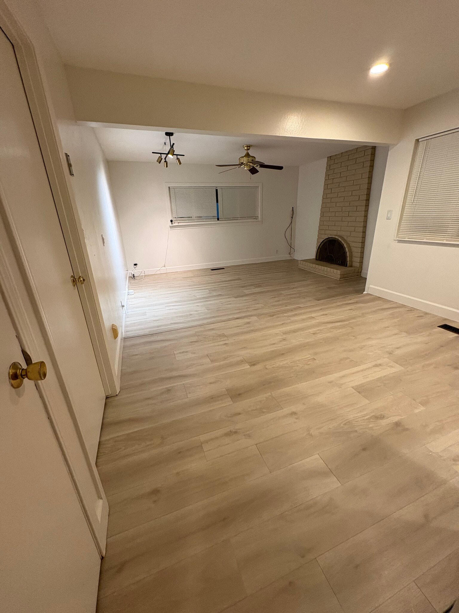 Building Photo - 4192 Denker Dr