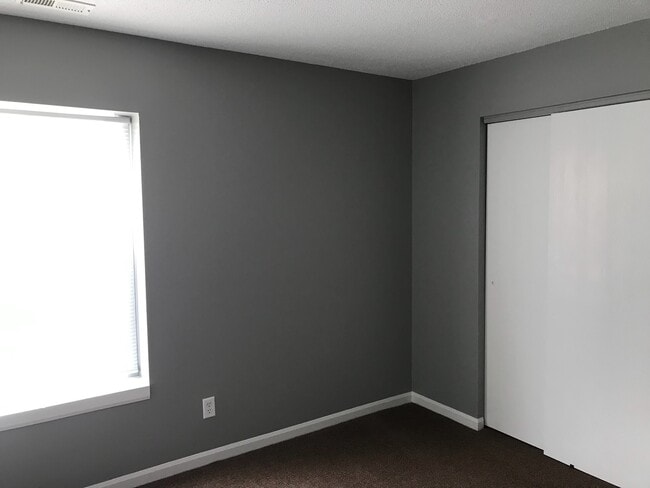 Building Photo - East side - 3 bedroom home