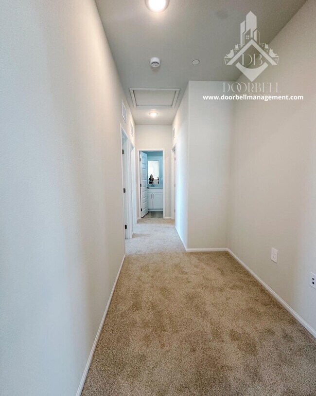 Building Photo - 2097 Mandarin Ln