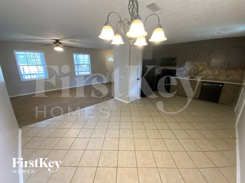 Building Photo - 3505 Estes Park Dr SW