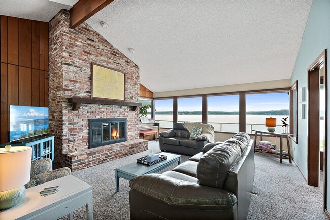 Primary Photo - 153 Maple Ln NW