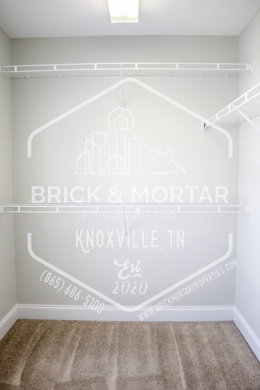 Building Photo - 5722 Rhyne Cove Ln