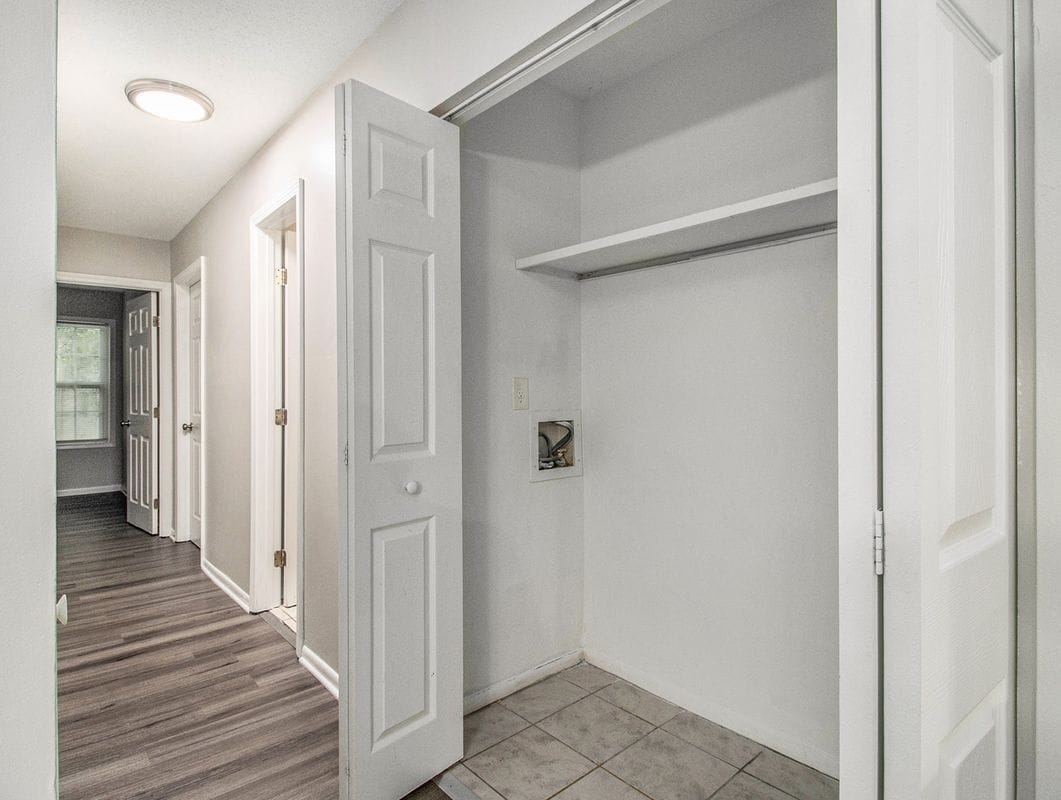 Building Photo - 3599 Woodbriar Cir