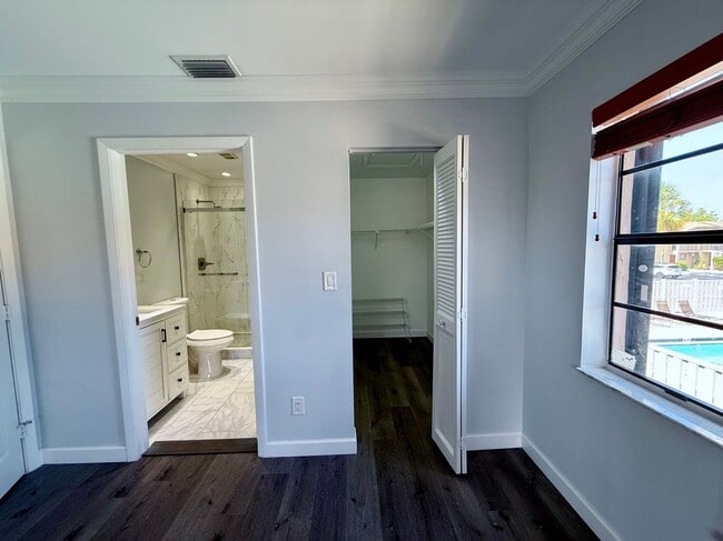Building Photo - 9466 Boca Cove Cir