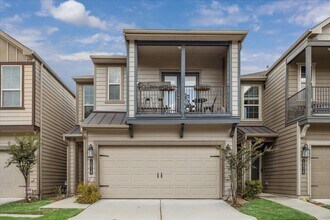 Building Photo - 10928 Cannes Memorial Dr