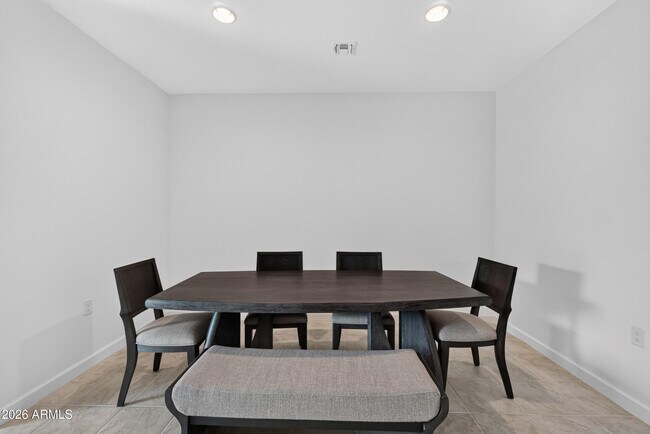 Building Photo - 1823 W Sombra Ave