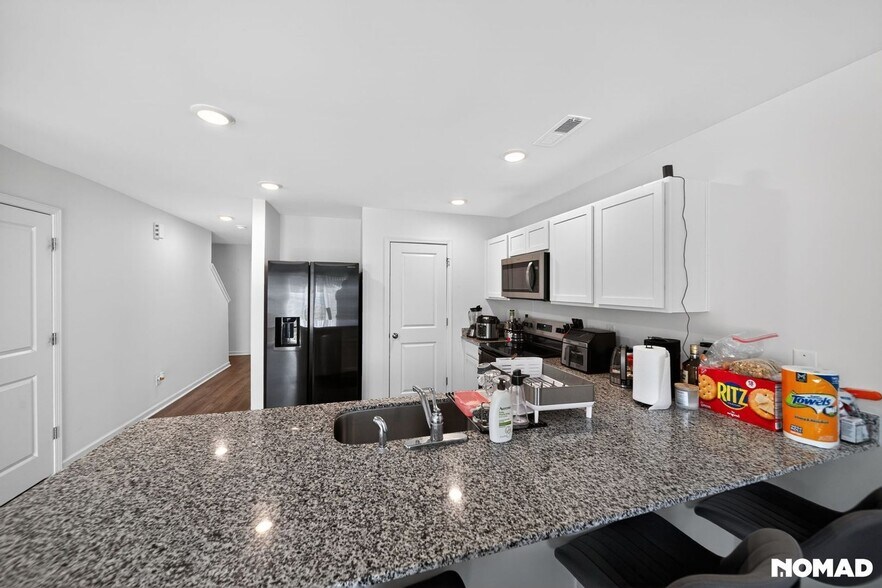 Building Photo - 105 Doves Mount Cir