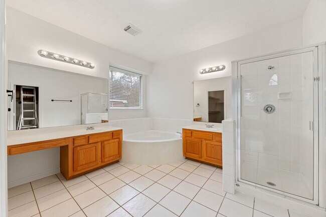 Building Photo - 910 Box Elder Dr