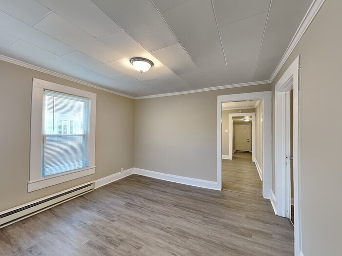 Building Photo - 113 Kingsway Dr