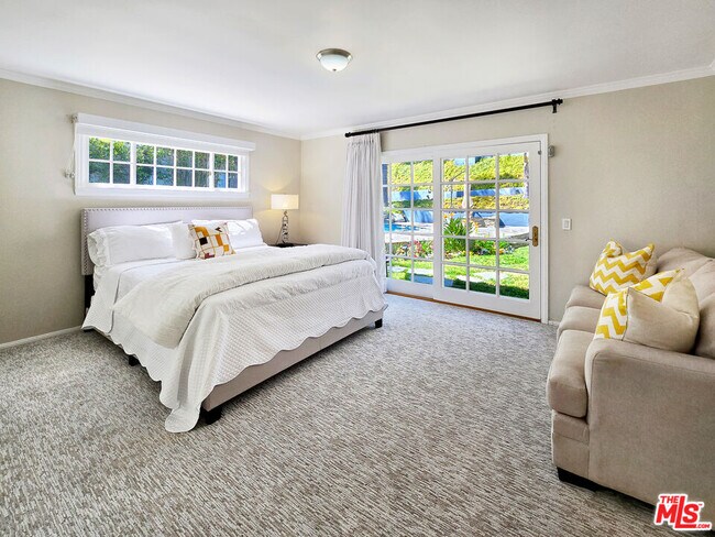 Building Photo - 3690 Crownridge Dr