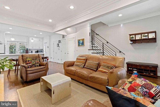 Building Photo - 1928 First St NE