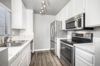 Building Photo - Bright One bedroom, one bath home in Mira Mesa!