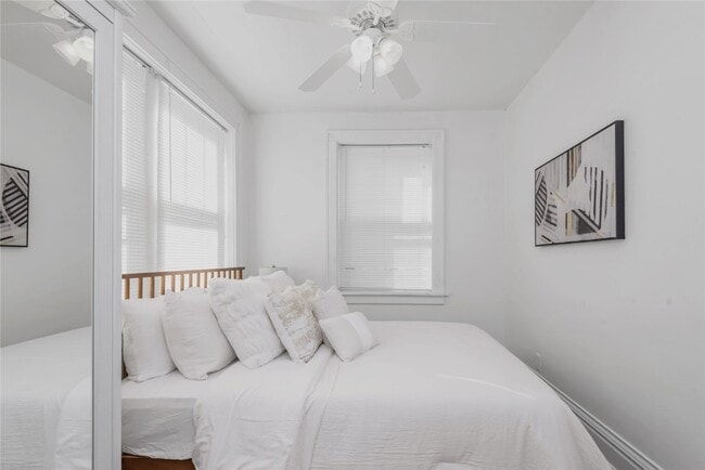 Building Photo - 738 DeMun