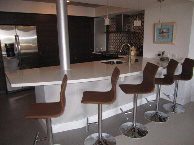 Building Photo - 170 Ocean Lane Dr