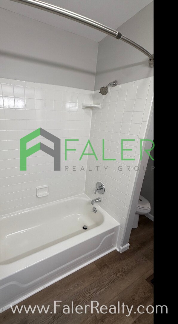 Building Photo - Freshly Updated and Ready to Move In!