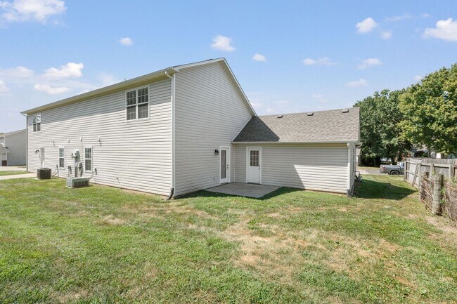 Building Photo - 5000-5002 Carrie Ridge Dr.
