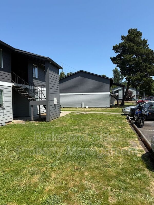 Building Photo - 3851 NE 152nd Ave